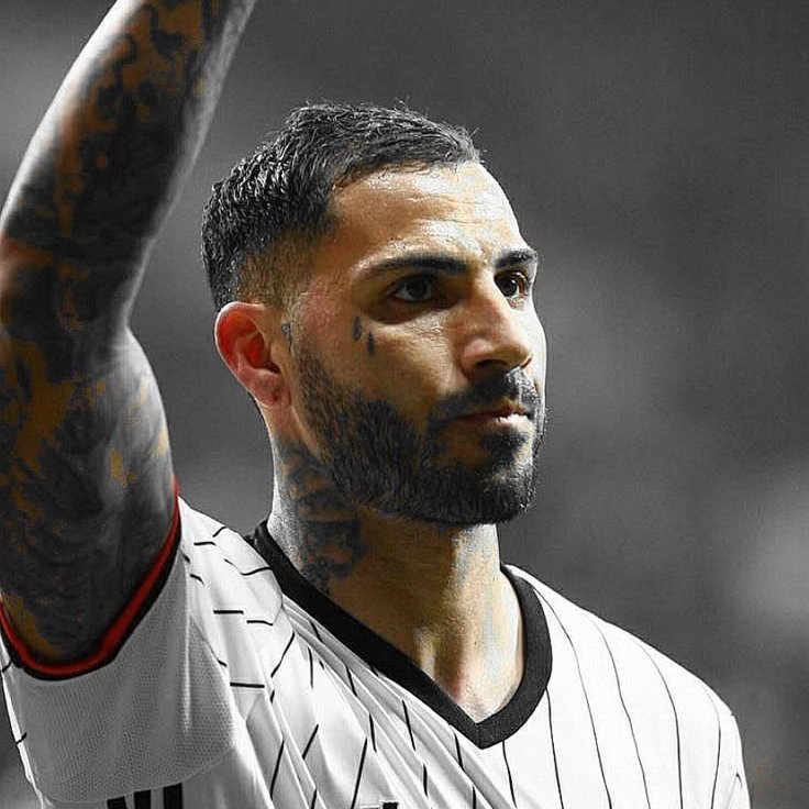 KartalRecord's tweet photo. Ricardo Quaresma: "Beşiktaş'a geri dönmek istiyordum. Maalesef eski başkan, Beşiktaş'a dönmeme izin vermedi.  

Beşiktaş'a her zaman minnettar olacağım. Beşiktaş'ta oynamış olmak, benim için büyük gurur. En büyük mutluluğum, Beşiktaş'ta forma giymek." https://t.co/GDeOnihZLx