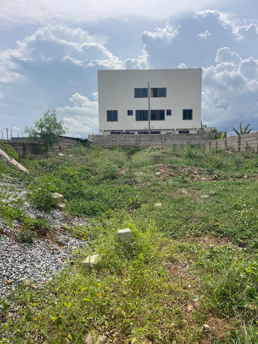 Land for sale 👋
Location: Tseaddo coconut junction area.
Documents: Trust Indenture 
Size: Half plot 
Price: $100,000 usd 
Road: 100%
#Residential.