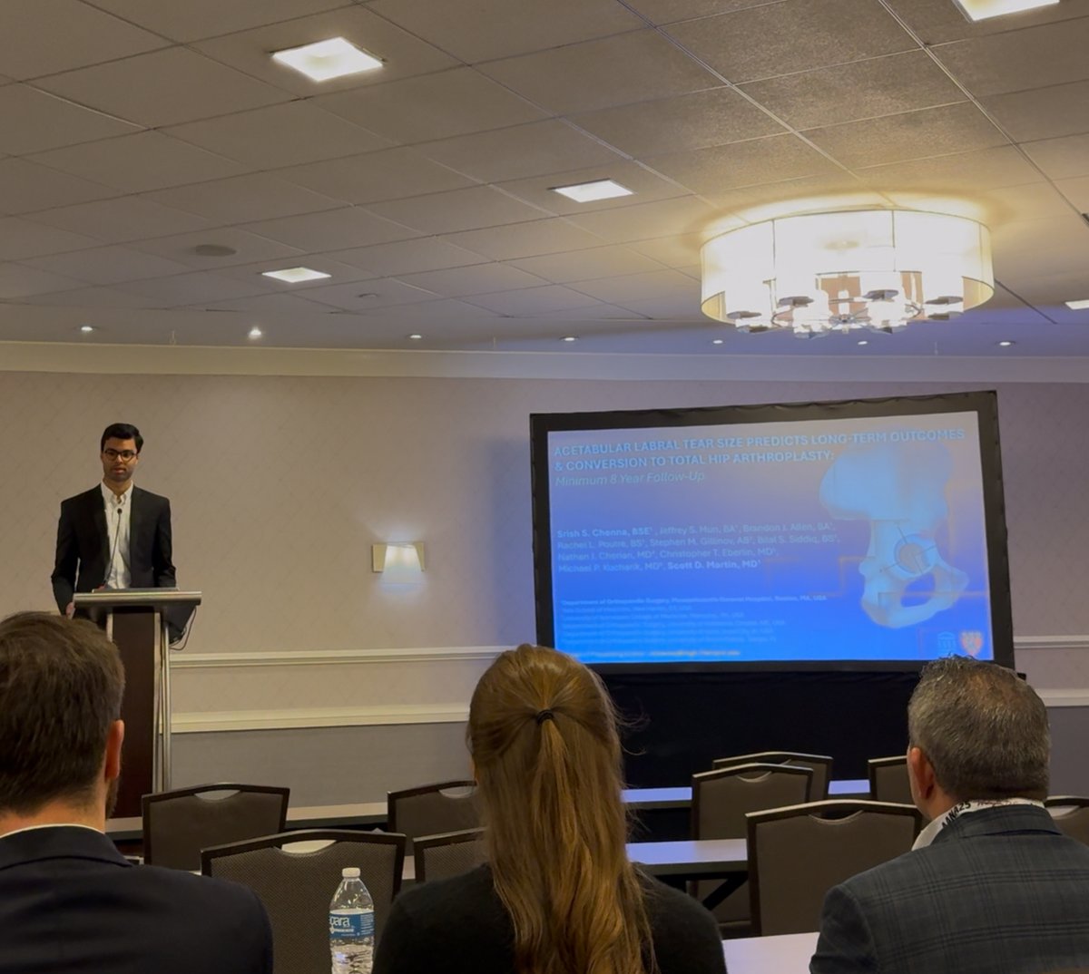 Congratulations to our fantastic research assistant Srish on presenting his work on acetabular labral tear size and long-term outcomes at the <a href="/AANAORG/">AANA</a> 2025 annual meeting in Washington DC #AANA2025 #orthotwitter