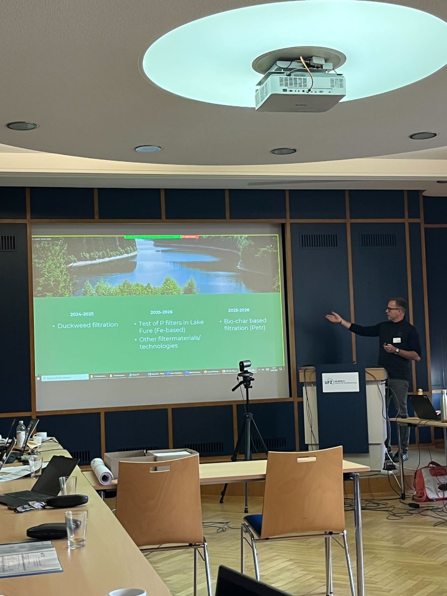 Our first day of #FERROanualmeeting continue with Kasper Reitzel and his presentation on "Removal of nutrients from lake water using a solar pump system and recycling on agricultural soils" 🧪