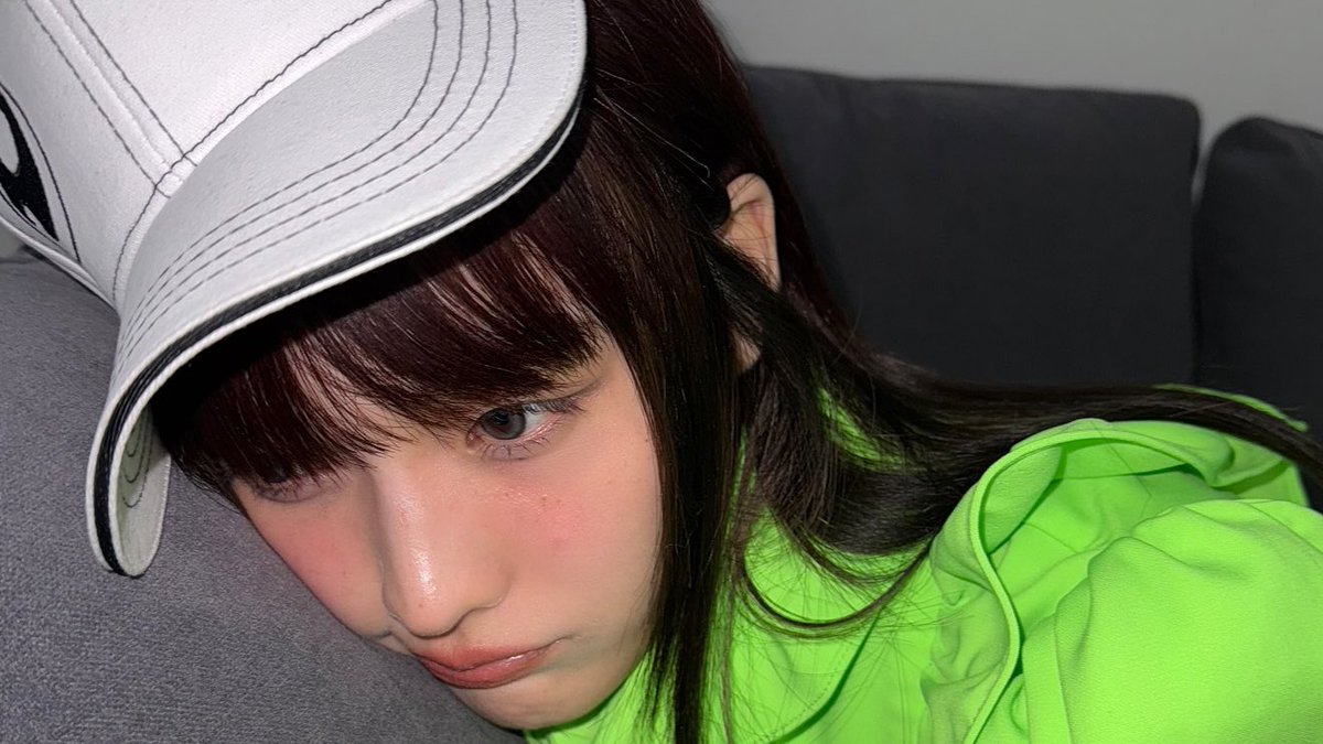 일단아일릿의이로하님은너무마음에들게생기셧어요