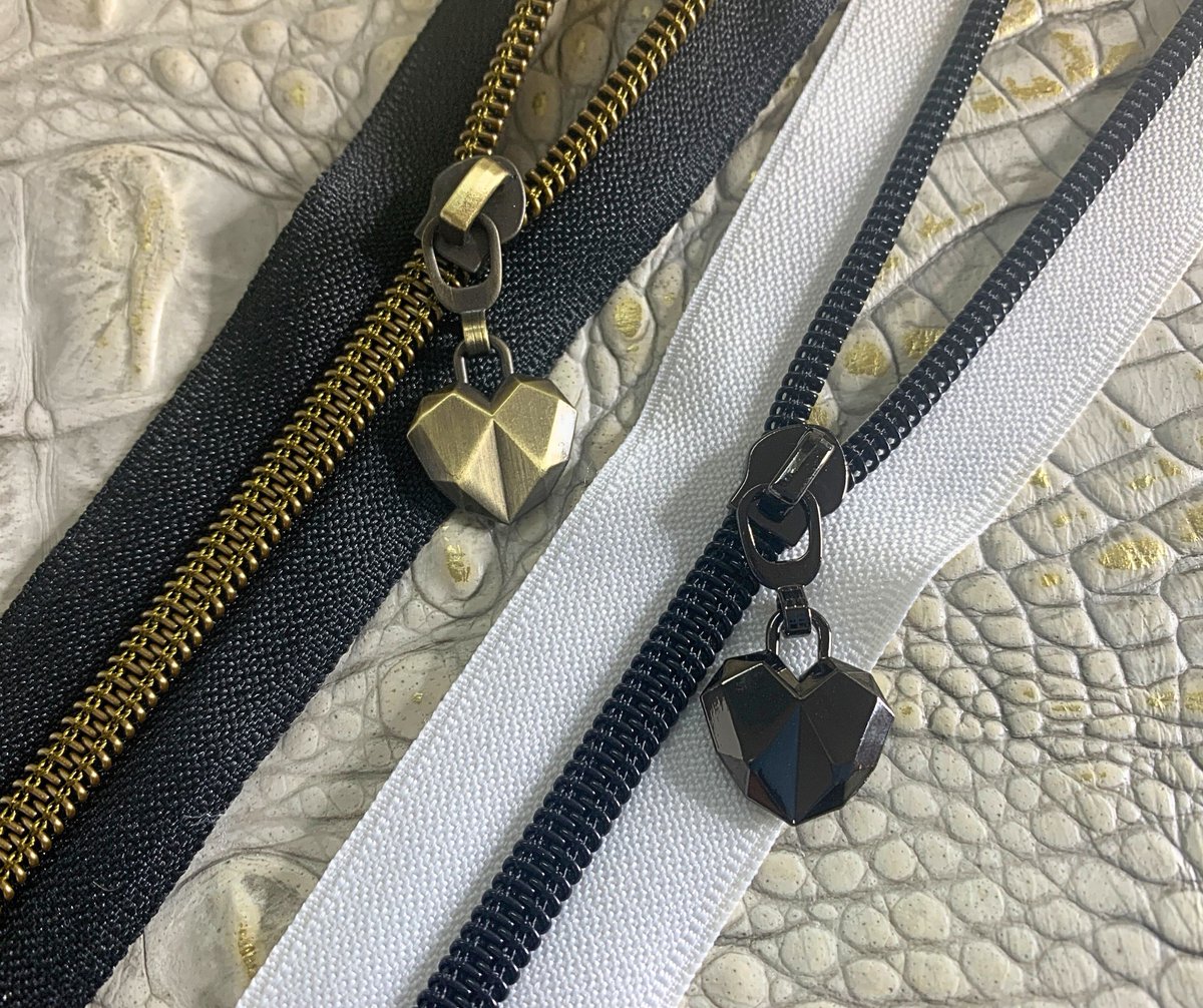 GNStrumberger's tweet image. I love unique bag and jewelry components. Can't tell you how many times others ask me "where did you get that?" when I carry one of my hand crafted bags. I started creating my own when I couldn't find anything I liked in the Shops.