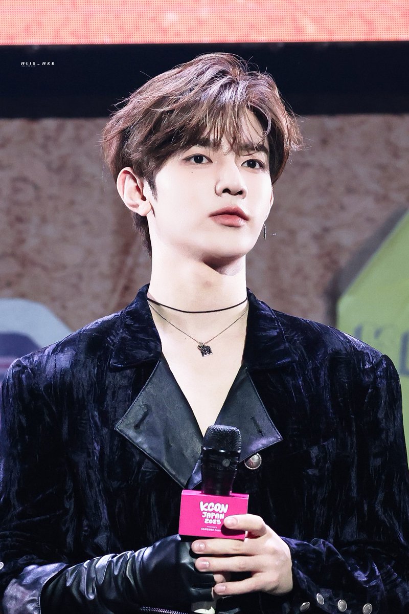 mer_mois0725's tweet photo. 250509 케이콘 HQ

“520”  “사랑해”

#장하오 #ジャンハオ #ZHANGHAO 
#章昊 
#ZEROBASEONE  #ZB1 #제로베이스원 https://t.co/PfvuCXz0DN