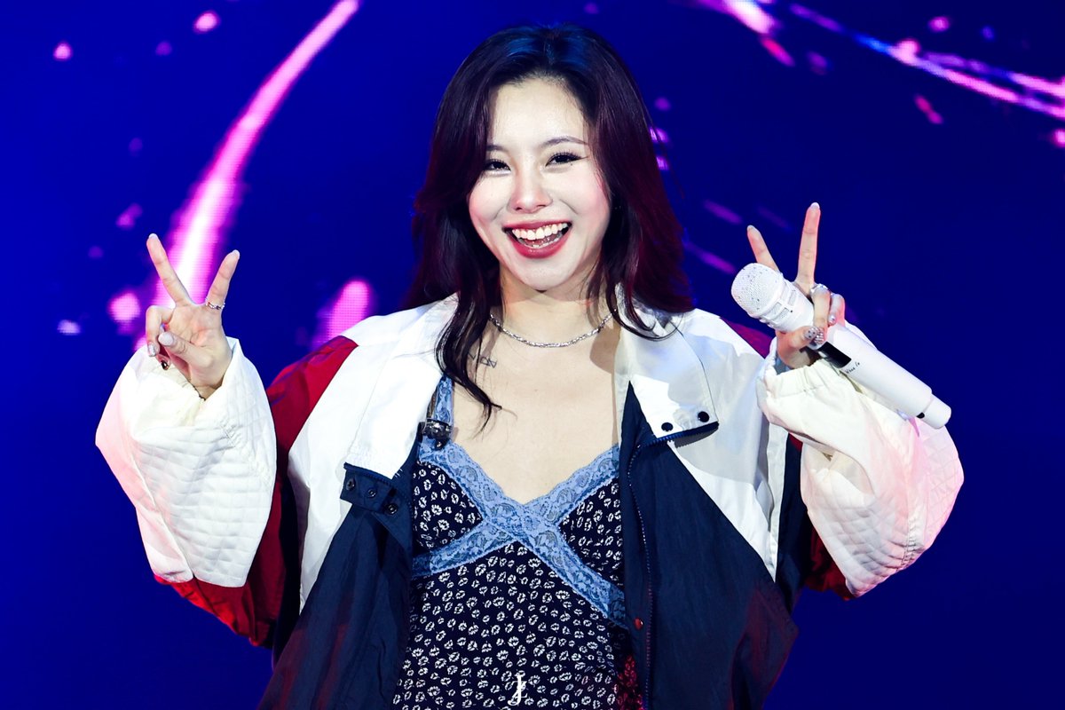 J617Z's tweet photo. [250518] 휘인 Wheein

2025 MIXPOP CONCERT

#MAMAMOO #마마무
#정휘인
#JUNGWHEEIN
#휘인 #WHEEIN https://t.co/dUorAPtSKl