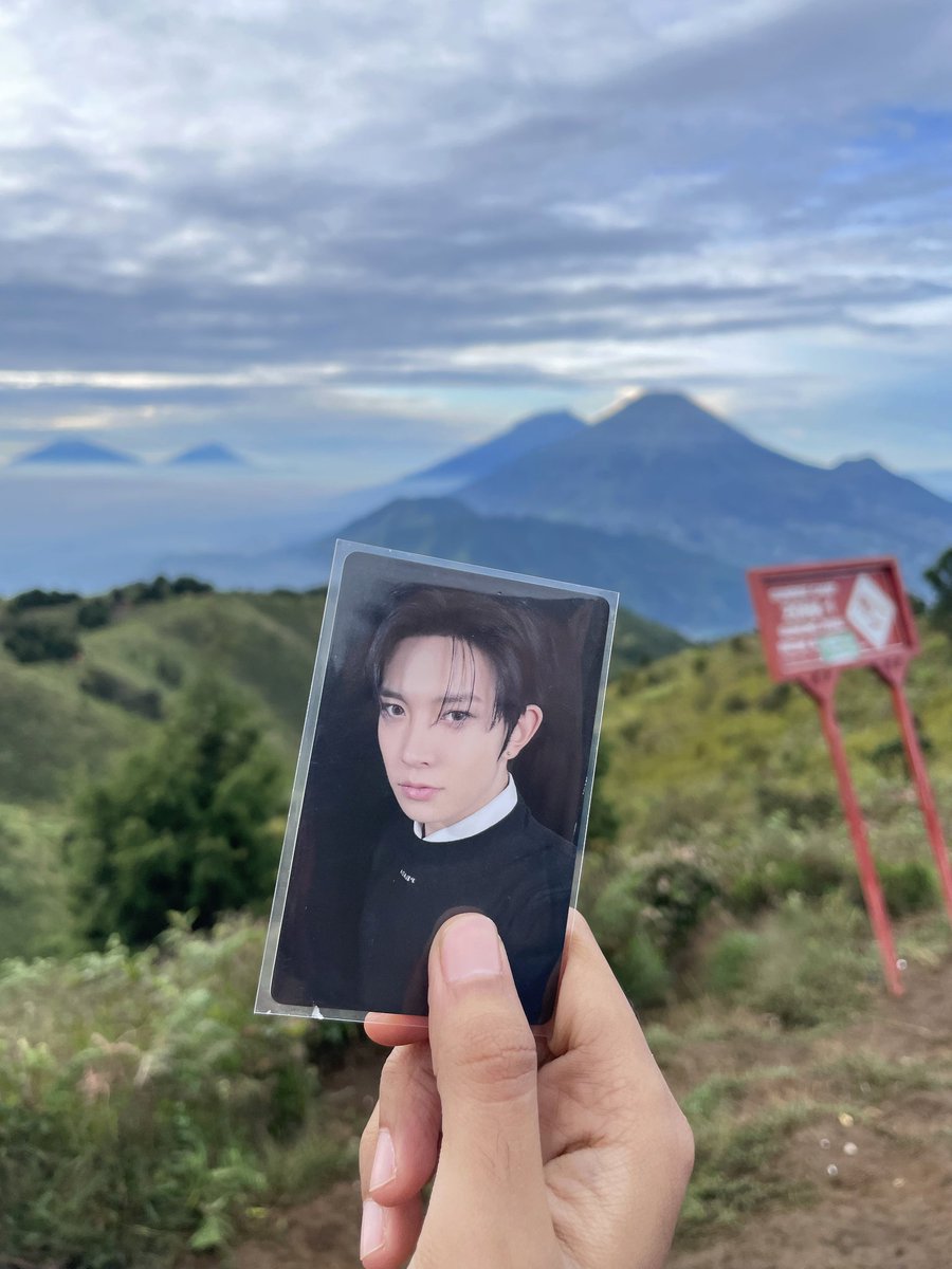 mountain date with Heeseung 
<a href="/ENHYPEN_members/">ENHYPEN</a>