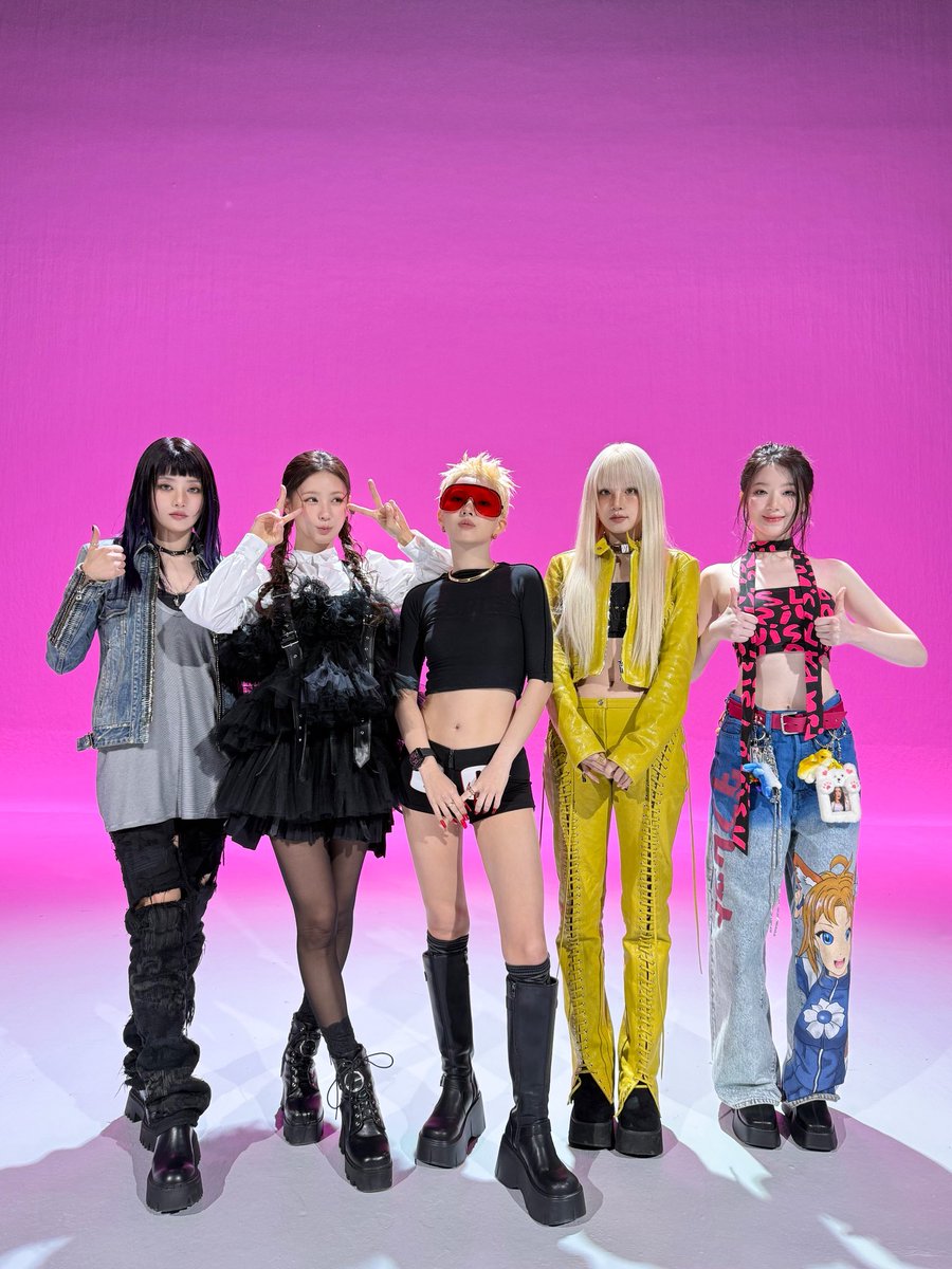 official_i_dle's tweet photo. [📸] 250520 @ #STUDIOCHOOM

#아이들 #idle
#We_are
#Good_Thing https://t.co/FGW8D6CjmW
