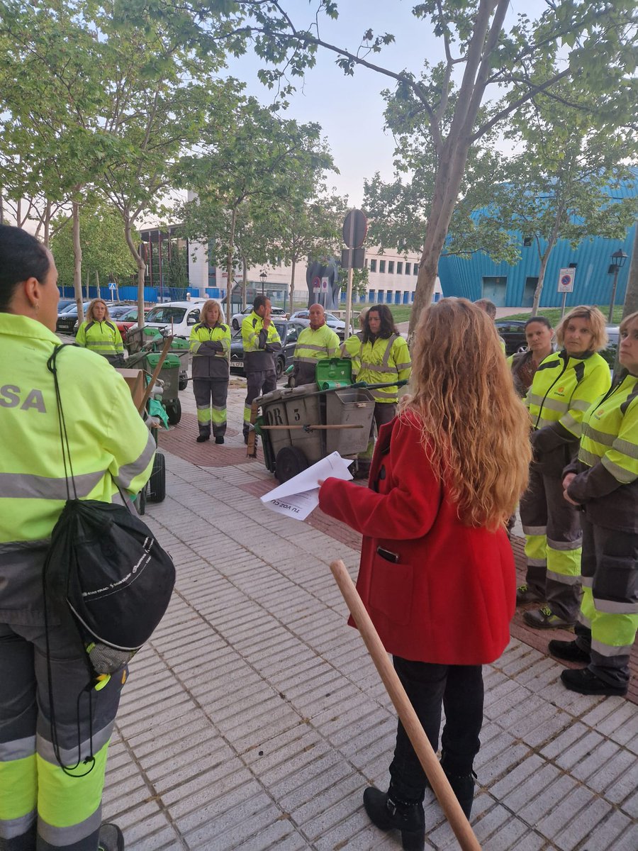 RaquelAlcorcon_'s tweet photo. ♻️La voz de nuestros trabajadores y trabajadoras es el motor que impulsa cada mejora en @EsmasAlcorcon.
🤝 Gracias a todas y todos los trabajadores por vuestra participación en las encuestas.
🫂vuestras ideas construyen el futuro.
💡💙 #TrabajoEnEquipo #ESMASA https://t.co/xR8g4ZahaP