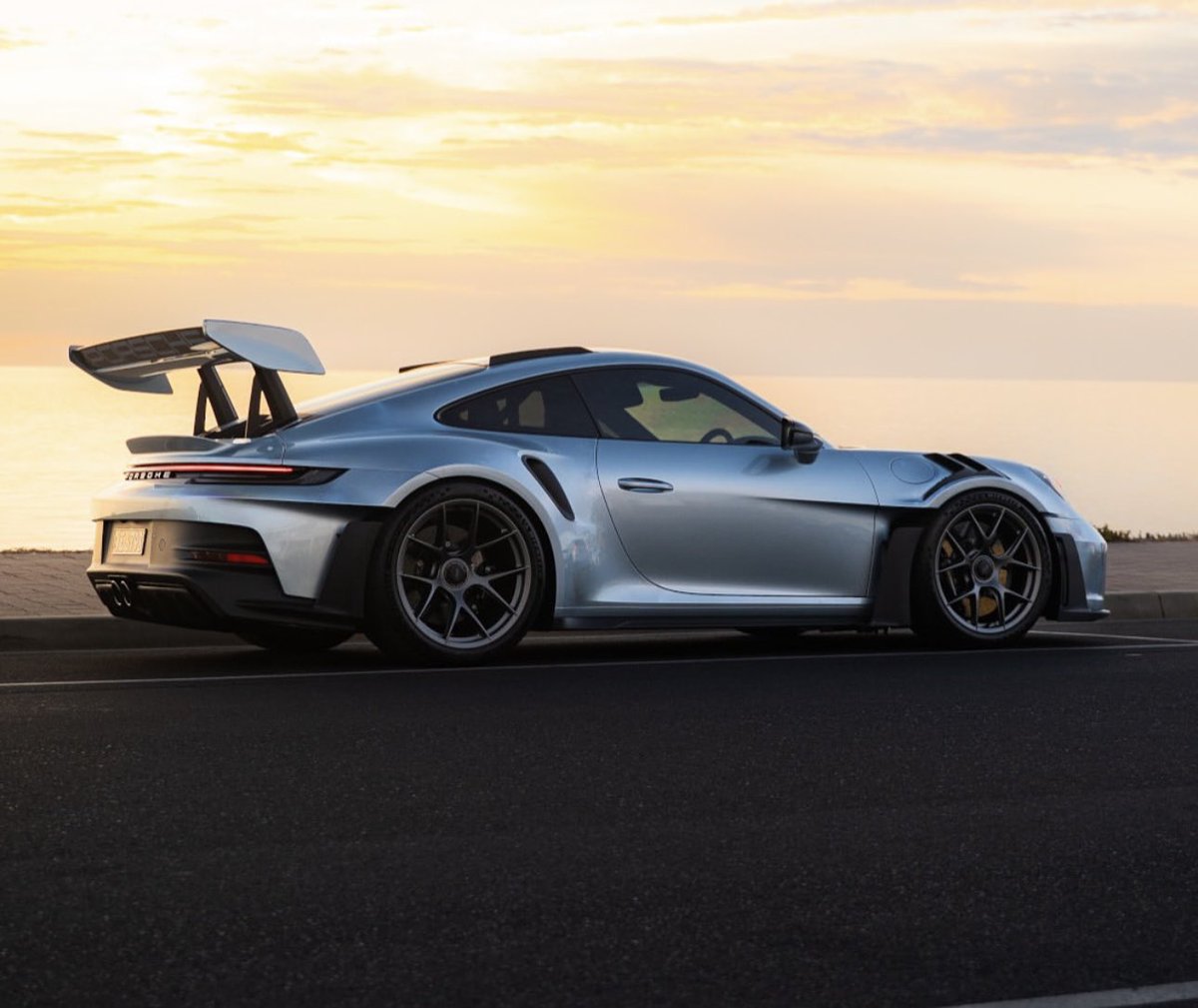 Porsche Club tweet media