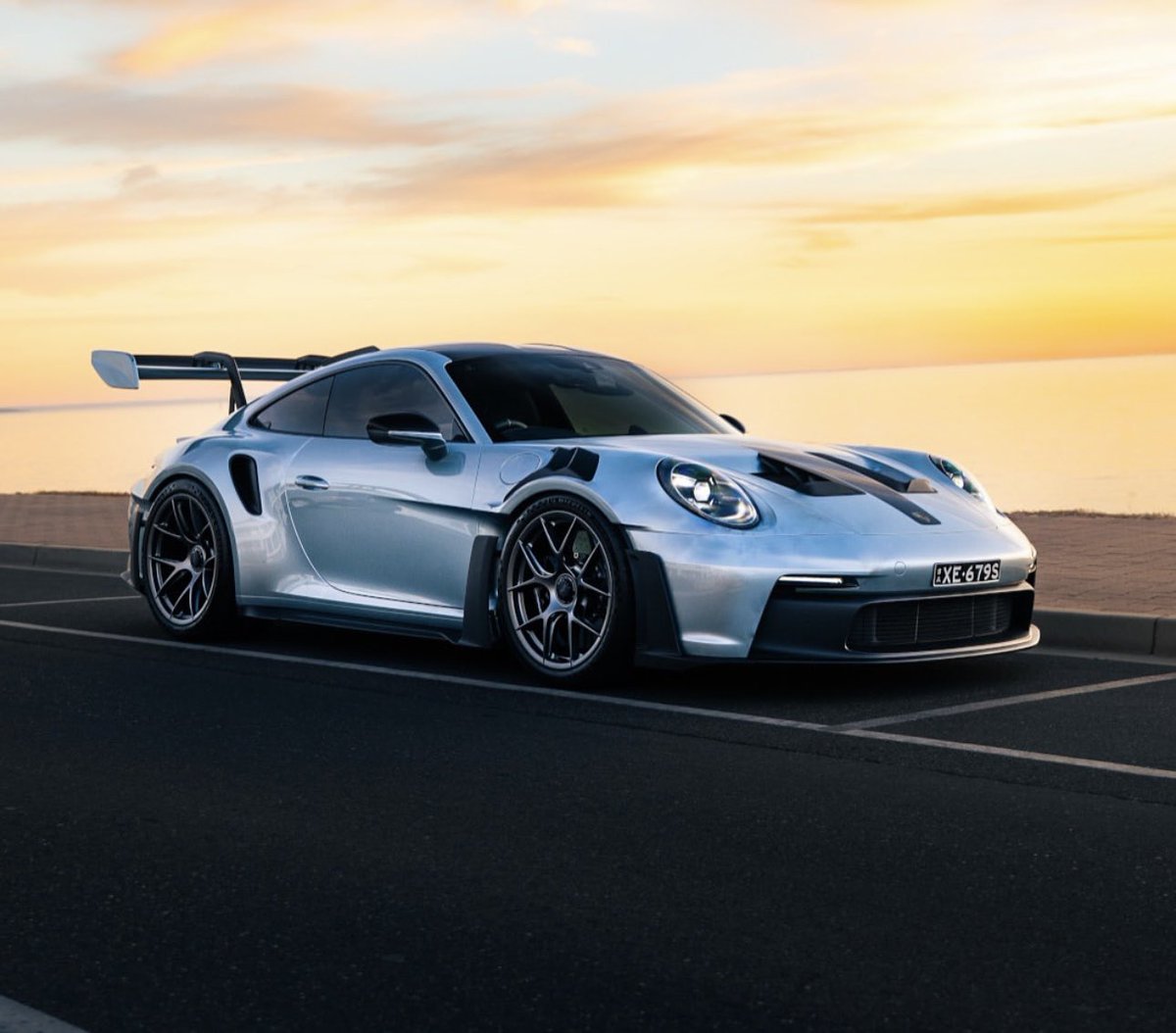 Porsche Club tweet media