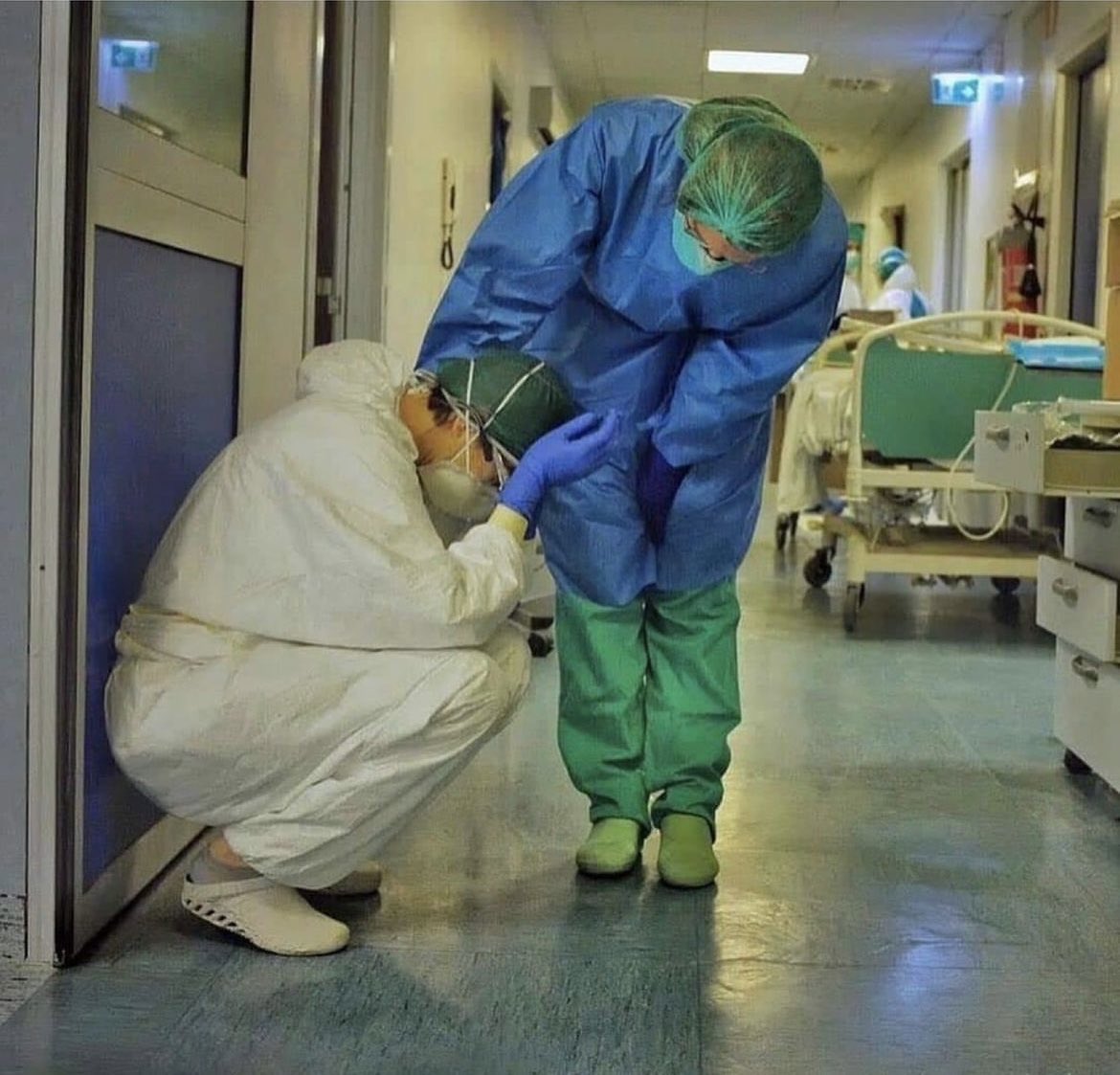 The time for silence is over. To the public: Support your doctors. To policymakers: A healthcare system that mistreats its largest workforce is a healthcare system doomed to fail.
Doctors deserve better 🫴 
#nowornever
#EthiopianHealthStrike
 #ethiomedicstrike