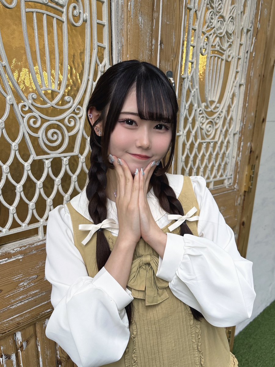 manimanipanic__'s tweet photo. 初めまして❤︎

Blueberry Girls新メンバーになりました、
結月愛羽です！
まなはと読みます🌙

何もかも初めてでとっても緊張していますが、
みなさんと出会えること、めちゃめちゃ楽しみです❤️‍🔥
ずーーーっとだいすきで憧れだったアイドル、精一杯がんばります❤︎

これからよろしくお願いします！ https://t.co/z1BxY9jPLI