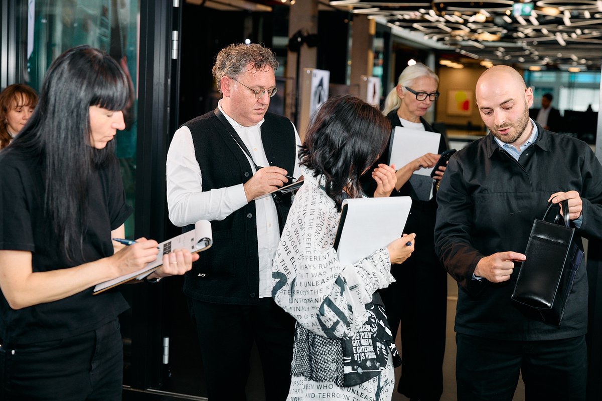 simplifyber tweet media