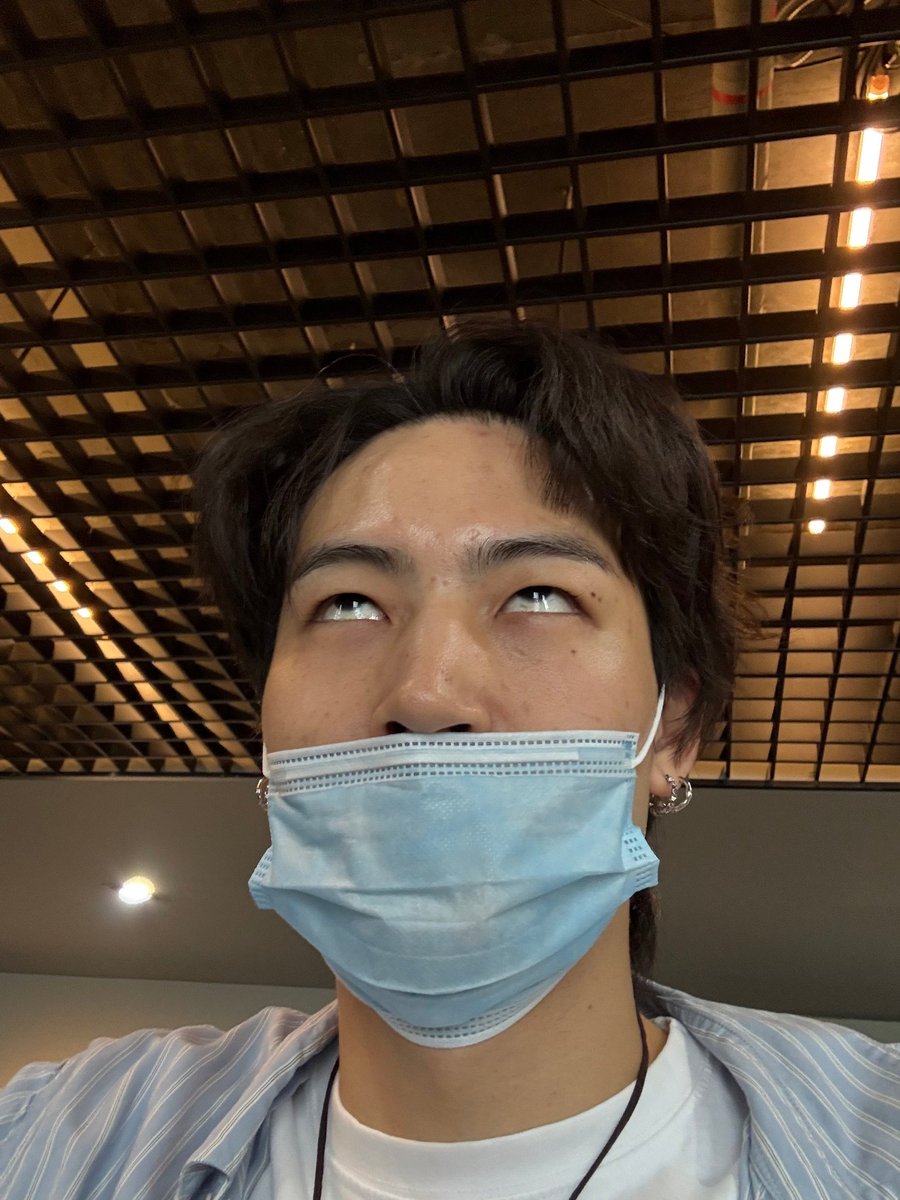 limjaebeombr's tweet photo. [CHAT POP] | JAY B

🌴: O tempo está bom, não deixem de se alimentar bem
🌴: Deixe-me dizer uma coisa kkkkkkkk
🌴: Todos, mantenham-se saudáveis e, por favor, cuidem-se por favor...
[📸]

#GOT7 @GOT7
@jaybnow_hr #JAYB [📸] https://t.co/B7KkQ01eQN