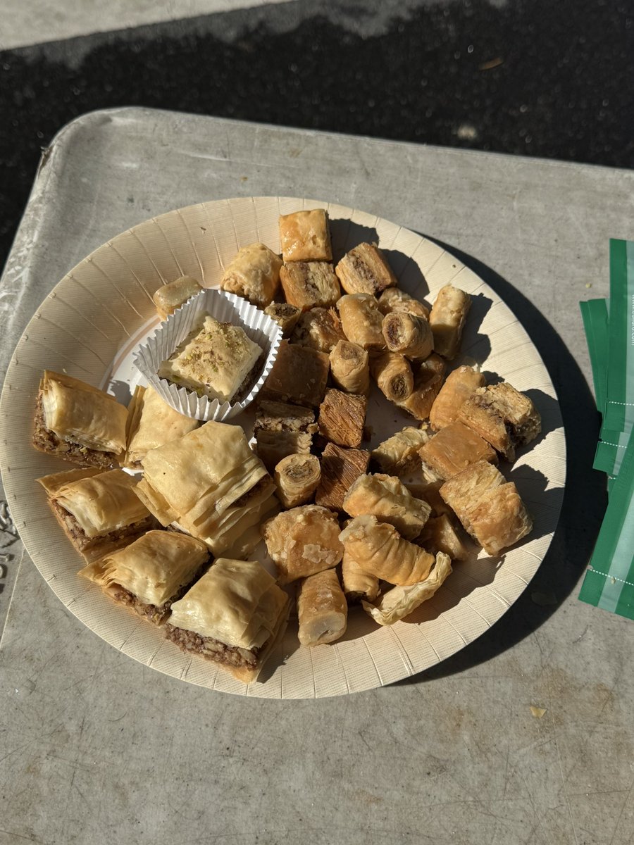DC Fire and EMS Department (@dcfireems) on Twitter photo As always, a shoutout to <a href="/FFADC/">Friendship Fire Assn</a> for staffing their canteen unit and responding to the 2 Alarm fire to provide refreshments to firefighters and other emergency workers. And, special thanks to a neighbor who brought out Mediterranean pastries for our members. #DCsBravest As always, a shoutout to <a href="/FFADC/">Friendship Fire Assn</a> for staffing their canteen unit and responding to the 2 Alarm fire to provide refreshments to firefighters and other emergency workers. And, special thanks to a neighbor who brought out Mediterranean pastries for our members. #DCsBravest