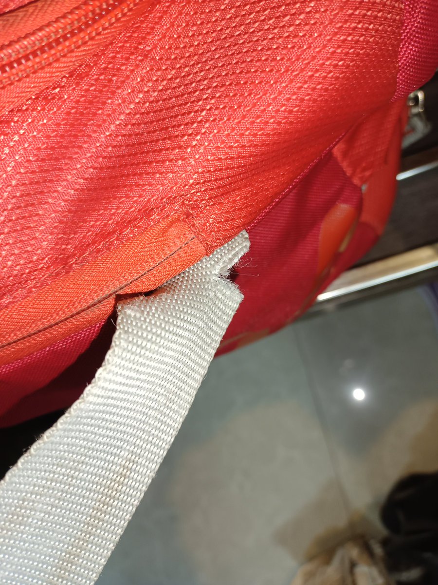 aapkikishuu's tweet image. So much disappointment with the way @airindia mishandled my bag today on my flight from New Delhi to Kolkata.

I expected better from you folks! Unacceptable behaviour on your end. 

#AirIndia #Customerservicefailure