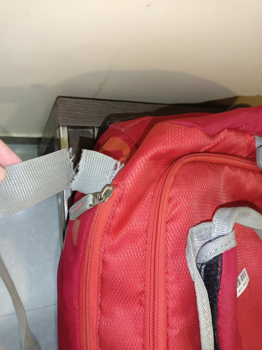 aapkikishuu's tweet image. So much disappointment with the way @airindia mishandled my bag today on my flight from New Delhi to Kolkata.

I expected better from you folks! Unacceptable behaviour on your end. 

#AirIndia #Customerservicefailure