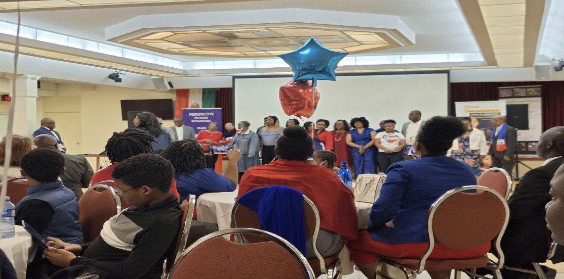 Le 18 mai 2025, Entité 3 a participé à la célébration du bicolore haïtien 🇭🇹 organisée par la CCHT à Toronto!

💬 Présentation de nos services en santé
🤝 Sensibilisation à l'accessibilité culturelle
🙏 Merci à la CCHT!
#SantéPourTous #FiertéHaïtienne #Entité3 #Francophonie