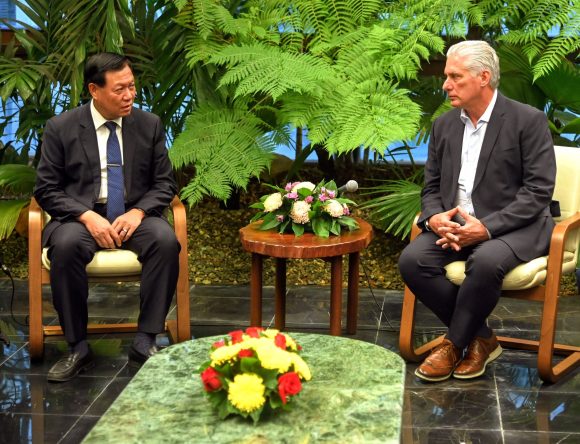 🇨🇺🇻🇳Se firmó en la tarde de este lunes un acuerdo mediante el cual quedó constituida la Empresa Mixta, entre la empresa cubana BCF S.A, de BioCubaFarma, y la empresa vietnamita, Genfarma Holdings.

🔗acortar.link/wcszym