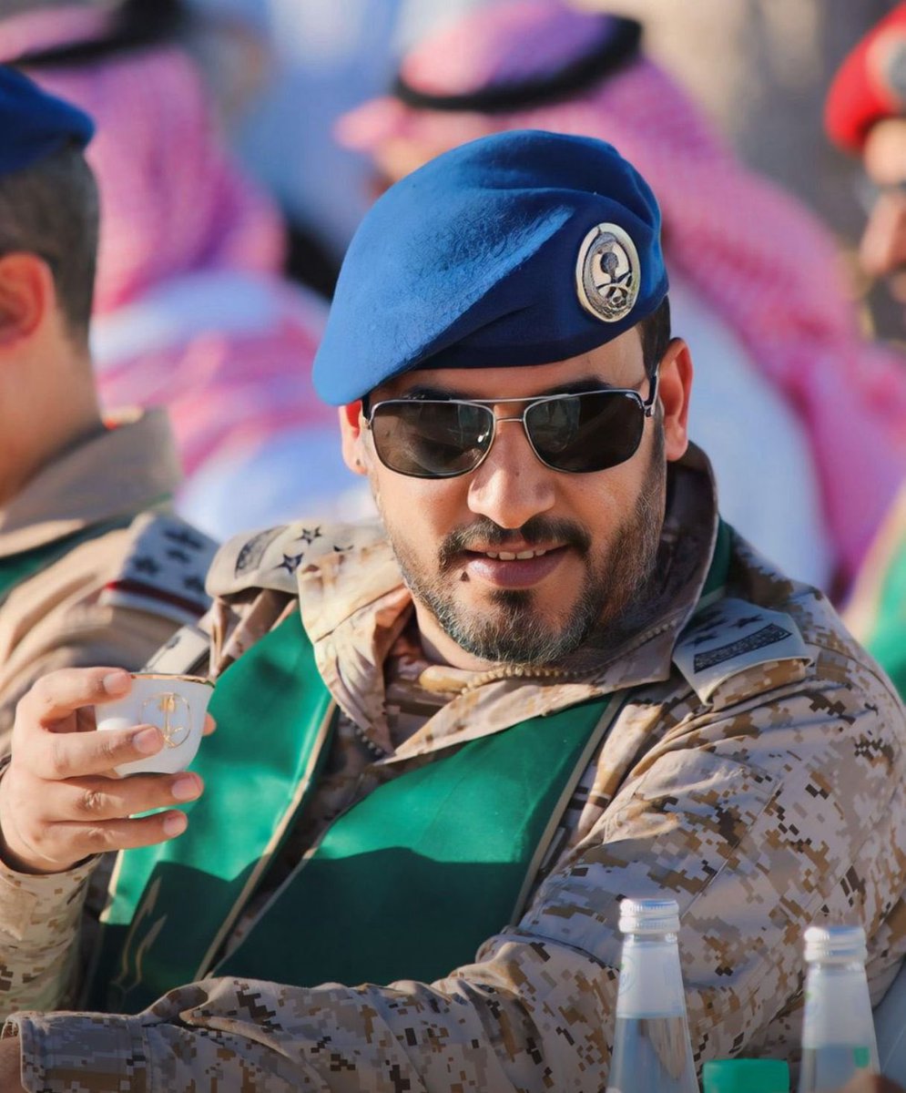 أبارك وأهني أخي سعادة اللواء / عبدالمحسن بن مياح الفقير على الثقه الملكيه الكريمه بمناسبة ترقيته الى رتبة لواء .. سائلين المولى عز وجل ان تكون عونا له على طاعته وخدمة دينه ومليكه ووطنه متمنين له دوام التوفيق والسداد🇸🇦 #السعودية