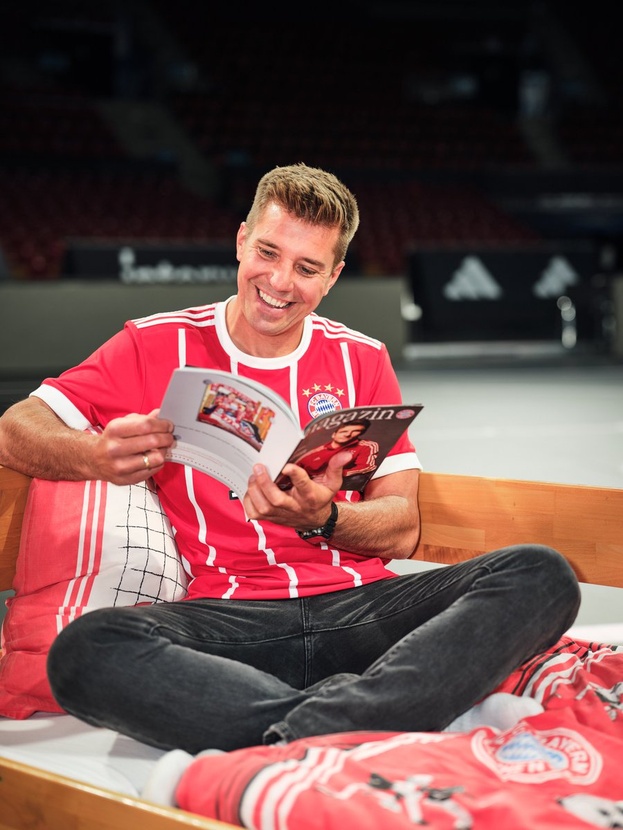 FC Bayern München (@fcbayern) on Twitter photo 𝑾𝒆 𝒂𝒓𝒆 𝒂𝒍𝒍 𝑻𝒉𝒐𝒎𝒂𝒔 𝑴𝒖̈𝒍𝒍𝒆𝒓. 🥹❤️
#MiaSanMia <a href="/FCBfrauen/">Double-Siegerinnen 🥇🏆</a> <a href="/FCBBasketball/">FC Bayern Basketball</a> 𝑾𝒆 𝒂𝒓𝒆 𝒂𝒍𝒍 𝑻𝒉𝒐𝒎𝒂𝒔 𝑴𝒖̈𝒍𝒍𝒆𝒓. 🥹❤️
#MiaSanMia <a href="/FCBfrauen/">Double-Siegerinnen 🥇🏆</a> <a href="/FCBBasketball/">FC Bayern Basketball</a>