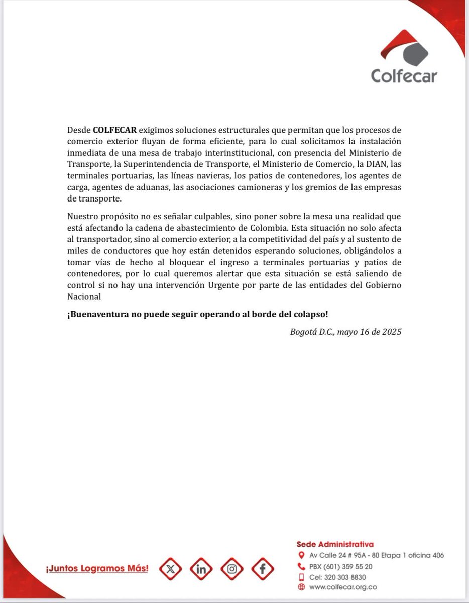 revistacop's tweet photo. #RevistaCOP |🚨Colapso logístico en Buenaventura por acumulación de contenedores vacíos genera pérdidas de $60.000 millones diarios. Colfecar urge mesa interinstitucional para salvar el comercio exterior.
#Colfecar https://t.co/KvxYFIRXBy