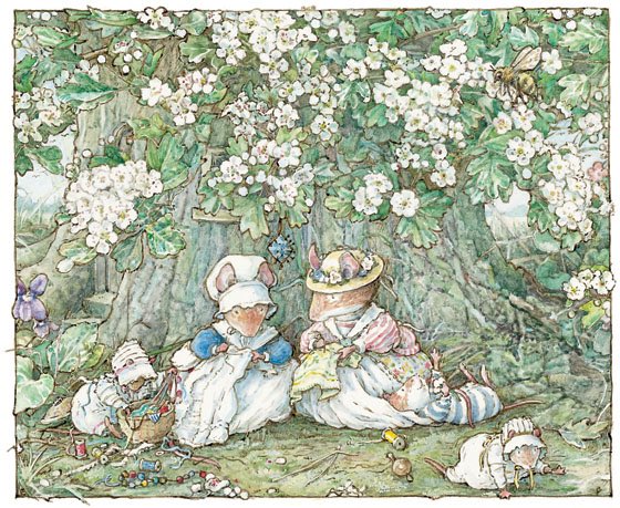 Do you see the bee? 🐝 
#WorldBeeDay