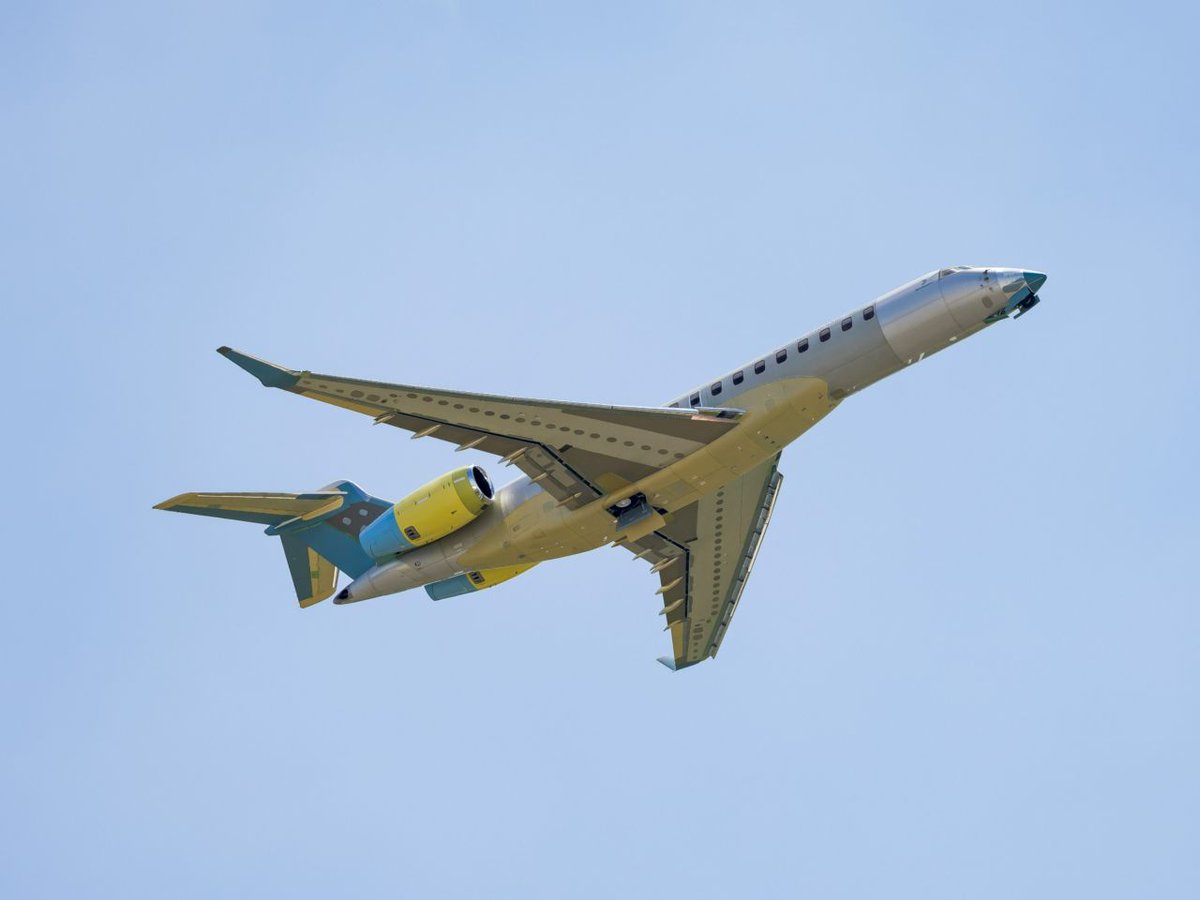 Bombardier's tweet photo. The world’s fastest business jet—our Bombardier #Global8000—has officially completed the inaugural flight of its first production aircraft, flawlessly soaring from @TorontoPearson before landing at @FlyYKF.  
 
The aircraft will soon head to our Laurent Beaudoin Completion Centre (LBCC) in Dorval for interior completion, on its journey to enter into service in 2025. 
 
More details: https://t.co/VbIHuqnqAE
 
#Bombardier #CatchTheMach #FlyYKF #FirstFlight