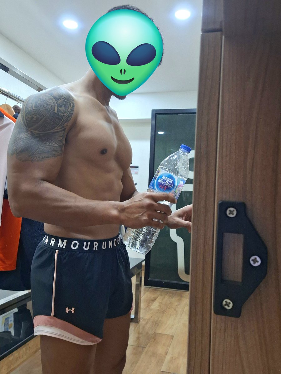 ฟิตหุ่นทุกวันพอได้ล่อเกย์น้อย
fans.ly/phudin