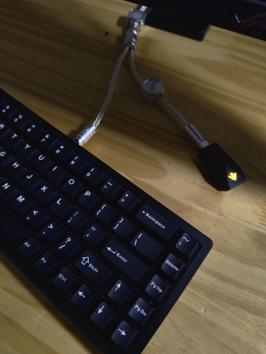 orzatech's tweet photo. Best comp setup
#desksetup #compsetup https://t.co/oOMwNyI6q7