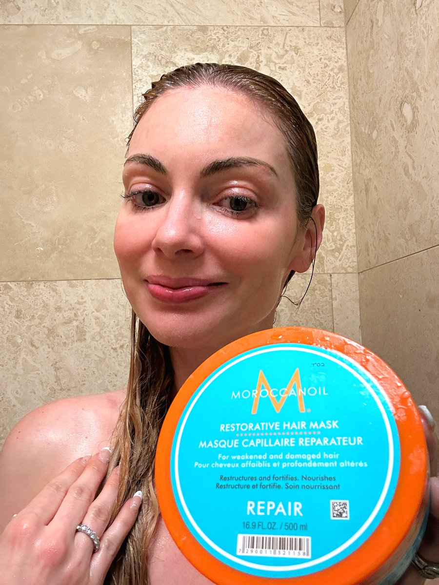BubblyMoments's tweet image. 💆‍♀️ Rescue your strands with Moroccanoil Restorative Hair Mask! Repairs, strengthens &amp;amp; softens — a must for damaged hair 💙✨

Shop here: amzlink.to/az02kd0IkCl6r

#HairCareGoals #MoroccanoilMagic #HairRepair #ArganOilLove #HairMask