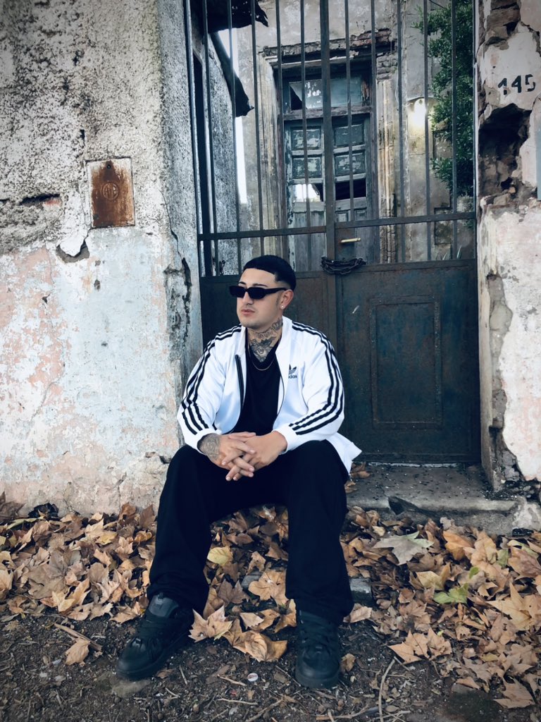 𝔏𝔞𝔲𝔱𝔞𝔯𝔬 tweet media