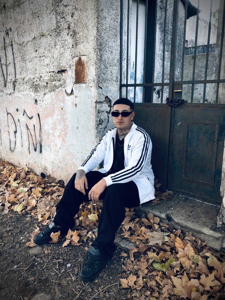 𝔏𝔞𝔲𝔱𝔞𝔯𝔬 tweet media