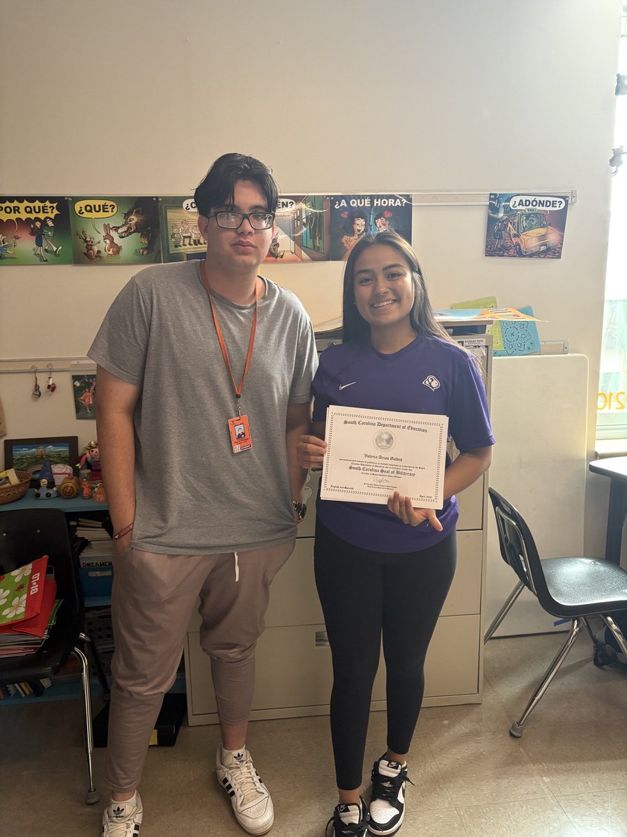 Congratulations to our students that received their Seal of Biliteracy  distinction!  This is a nationally recognized credential that demonstrates a students' high proficiency in English and at least one other World Language!