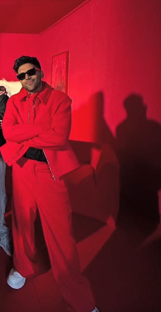 KushiT8's tweet photo. Bold is the man who dares to wear red —
for he carries the fire of passion
and the strength of purpose.
#StyleWithPurpose #BoldInRed #PowerStatement #KeepShining #Keepsmiling #GuruRandhawa https://t.co/9BACmew2jJ