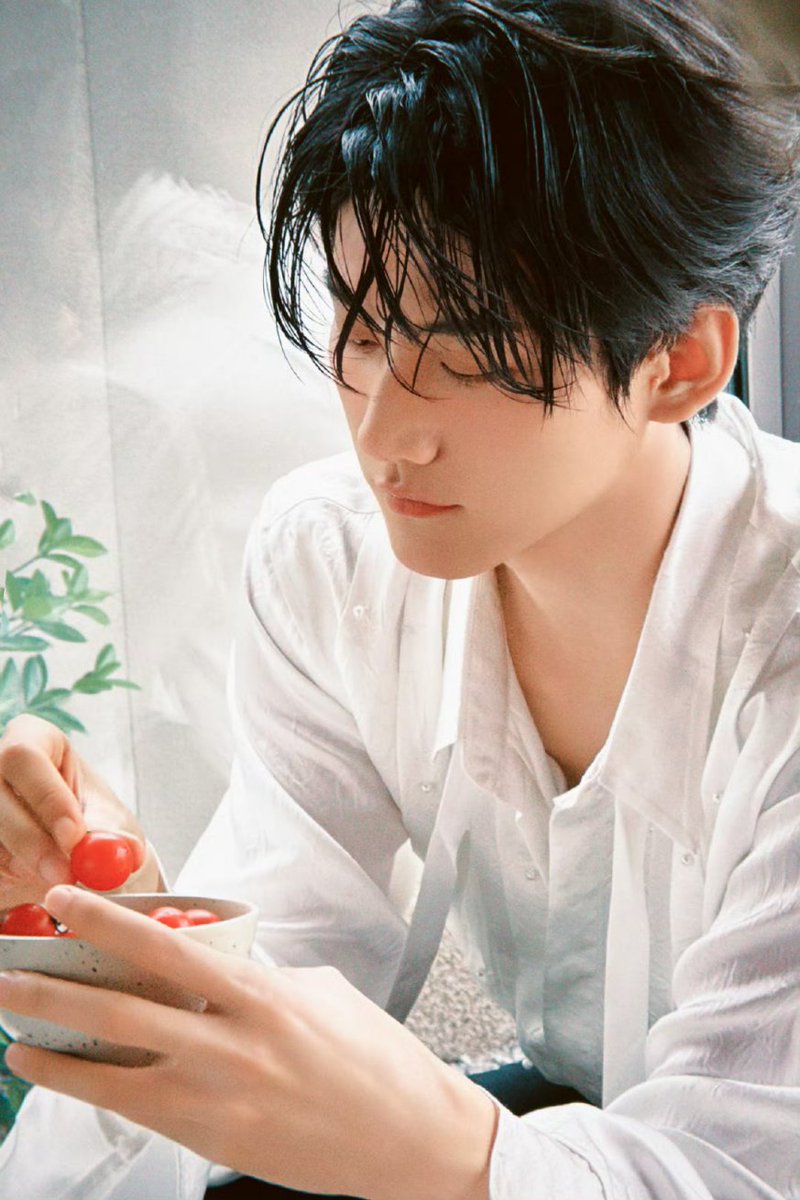 inging285's tweet photo. วันนี้จะกินมะเขือเทศเสร็จยังน้าา 555
#โจวเคออวี่ #周柯宇 #ZhouKeyu #DanielZhou https://t.co/tLgVlL5qM8