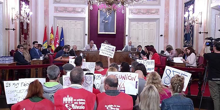 El Diario Complutense (@eldiariocomplut) on Twitter photo #AlcalaDeHenares | Los #sindicatos <a href="/ayto_ccoo/">CCOO Ayto. Alcalá</a> <a href="/CGTAYTOALCALA/">CGT Ayto Alcalá</a> <a href="/CPPMALCALA/">CPPM ALCALÁ DE HENARES</a> <a href="/ugt_aytoalcala/">UGT ayto Alcalá</a> <a href="/CSIFALCALA/">CSIF Alcalá de Henares</a> vuelven a reclamar unos servicios públicos de calidad y suficientemente dotados de personal y medios diariocomplutense.es/servicios-publ… #AlcalaDeHenares | Los #sindicatos <a href="/ayto_ccoo/">CCOO Ayto. Alcalá</a> <a href="/CGTAYTOALCALA/">CGT Ayto Alcalá</a> <a href="/CPPMALCALA/">CPPM ALCALÁ DE HENARES</a> <a href="/ugt_aytoalcala/">UGT ayto Alcalá</a> <a href="/CSIFALCALA/">CSIF Alcalá de Henares</a> vuelven a reclamar unos servicios públicos de calidad y suficientemente dotados de personal y medios diariocomplutense.es/servicios-publ…