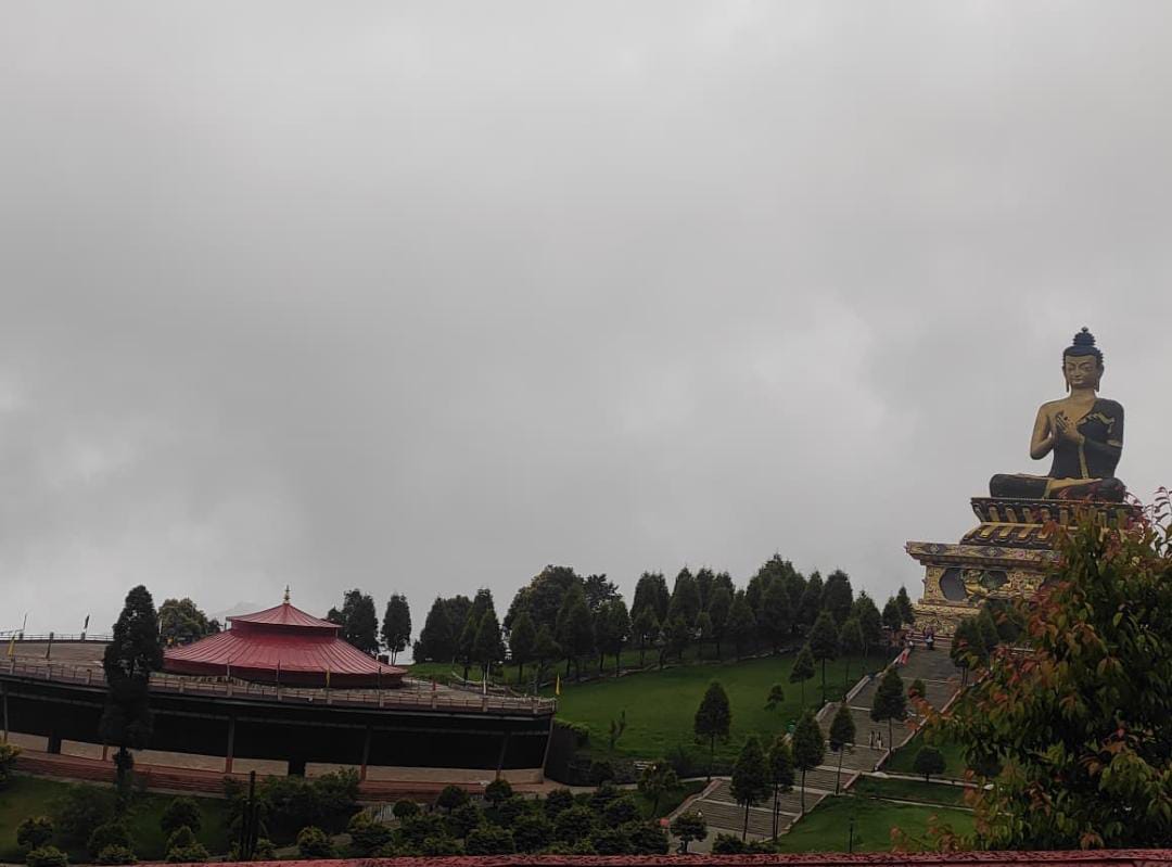 CycloneAnalyser's tweet image. Beautiful #Sikkim today
1) #Pelling
2) #Chardham, #Namchi
3) #Ravangla
4) #Khechiperi lake
Widespread light to moderate rain with isolated heavy to very heavy rainfall likely to occur in the state today. Be cautious ⚠