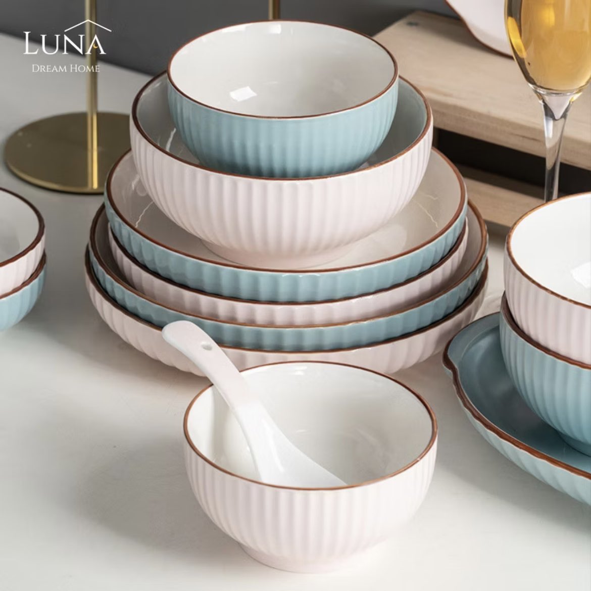 HartiniOmar's tweet photo. Kalau jenis suka benda Aesthetic and simple, grab dinner set mcm ni. So lawa kan☺️

Order sini sebelum habis lagi, ⤵️

https://t.co/5AlGNXJfpW

Nampak la stailo hidang makanan guna pinggan minimalist mcm ni.. mcm tkpercaya plak, murmur ni 😱 https://t.co/UoXCebfcT8