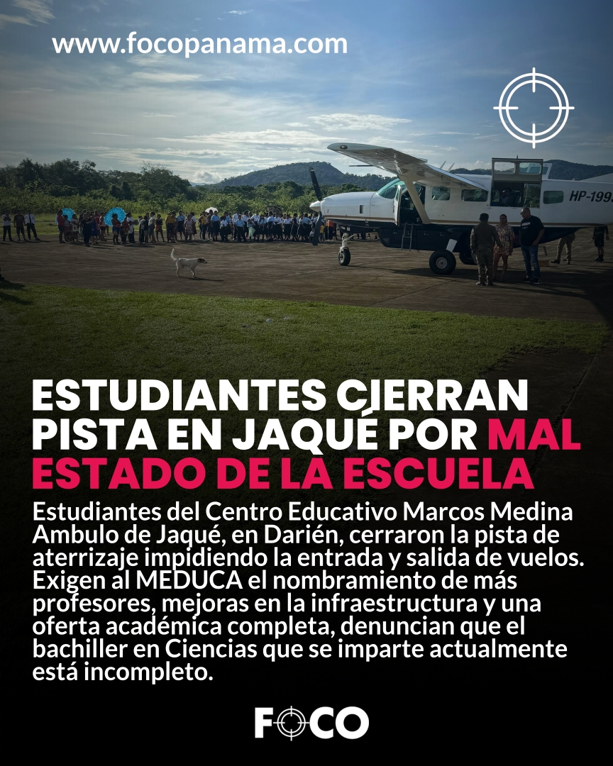 focopanama's tweet photo. Estudiantes cierran pista en Jaqué por mal estado de la escuela https://t.co/PluEcum1cE