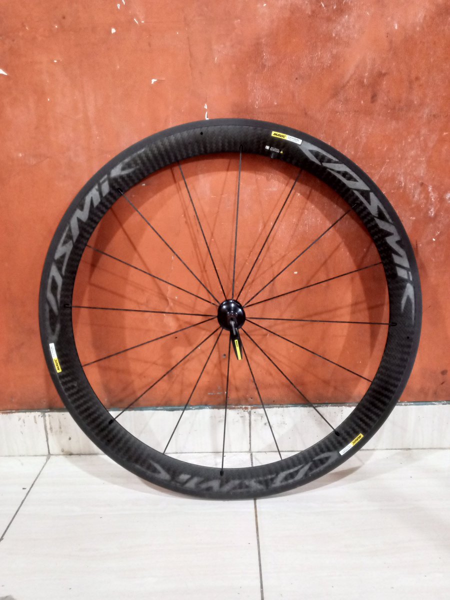 ervan_suryaa's tweet photo. Wts wheelset front mavic cosmic pro carbon exalith 16 hole 
Harga 2,5 nego 
Good condition
Depok andara 
Wa 081329818705 #fnfjb https://t.co/CjJXtgquAN
