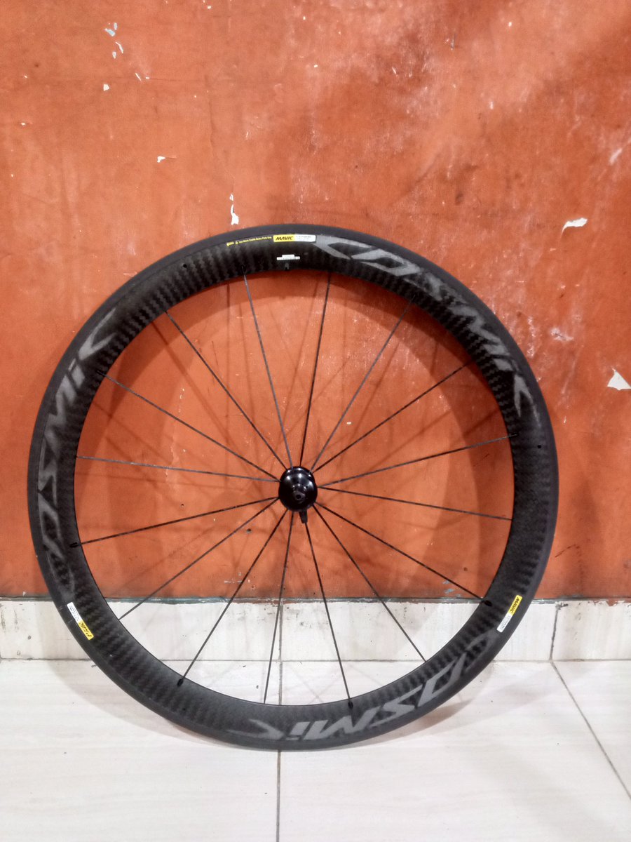 ervan_suryaa's tweet photo. Wts wheelset front mavic cosmic pro carbon exalith 16 hole 
Harga 2,5 nego 
Good condition
Depok andara 
Wa 081329818705 #fnfjb https://t.co/CjJXtgquAN