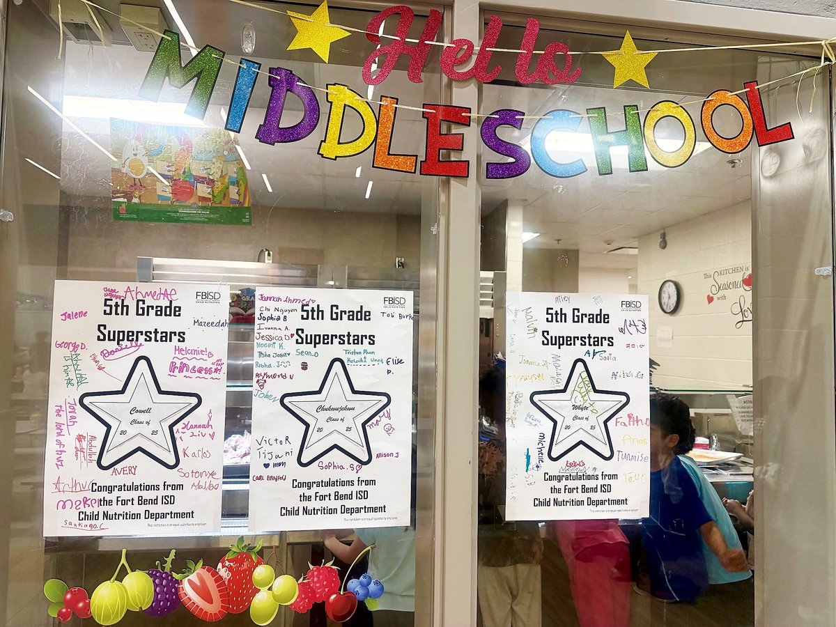 👩🏻‍🎓 Each year, our 5th graders graduate with a poster celebration from our #FBISDFoodie team. Graduates express heartfelt thanks to our team with sweet notes of appreciation! 💚
#FBISD #FBISDFoodie #SchoolMealsRock