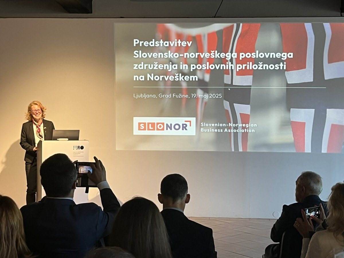 NorwayAmbHU's tweet photo. The embassy was pleased to join the presentation of the   🇸🇮🇳🇴SLONOR Business Association in Ljubljana yesterday. We hope our like-minded countries find new ways to work together—this time in the field of trade!  https://t.co/MdURR7eZky #SLONOR #Trade @SLOinNordics https://t.co/9JkSunHDCv