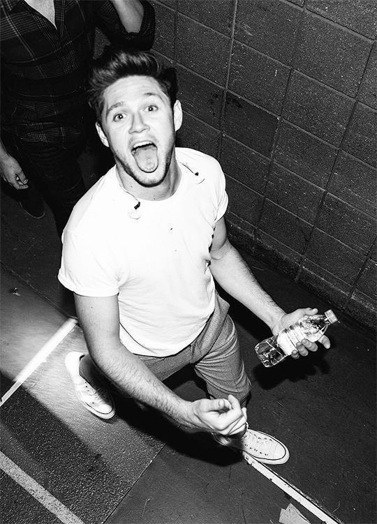 todo mundo que eu conheço 
more longe ou perto 
sabe o seu nome.
🤍