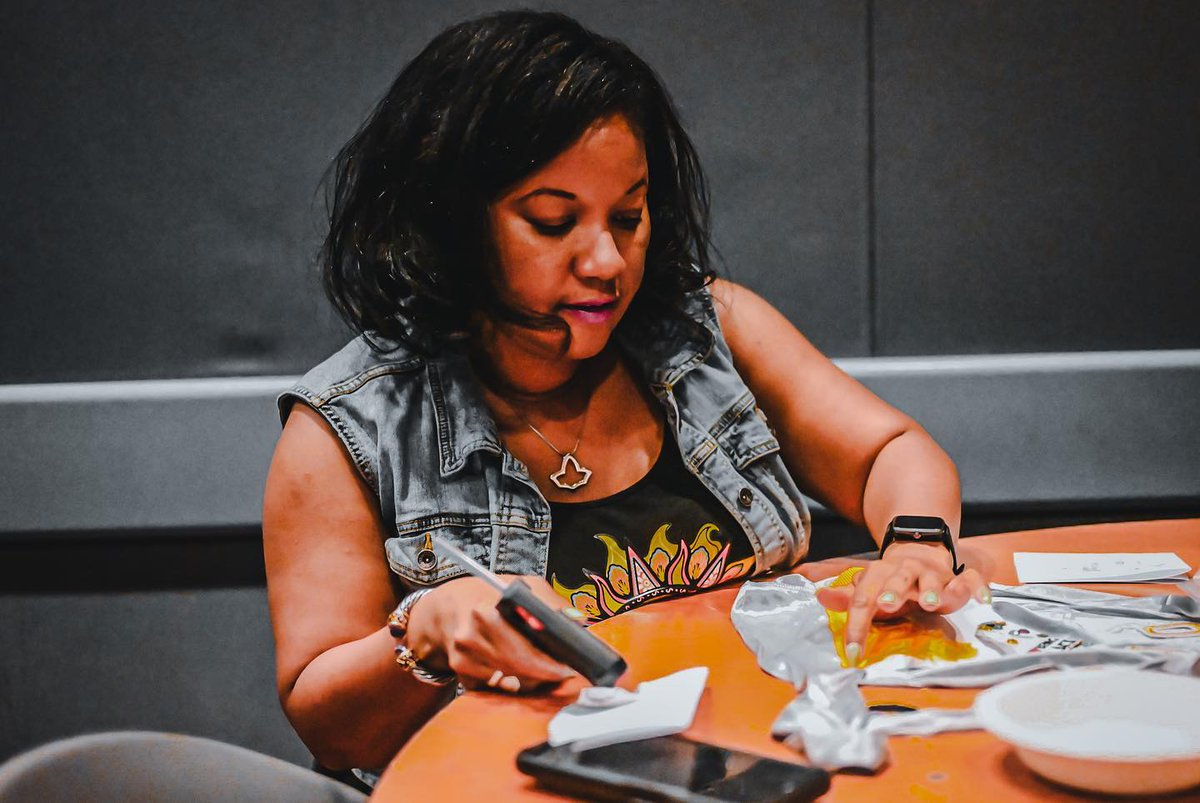 Who else remember the The Durag Lab we did with <a href="/hbgantt/">حامد محمد</a>? Should we run it back 👀

credit: @cncooper_photography
The Durag Lab “Style Your Durag” workshop @hbganttcenter led by our fave @thekinah