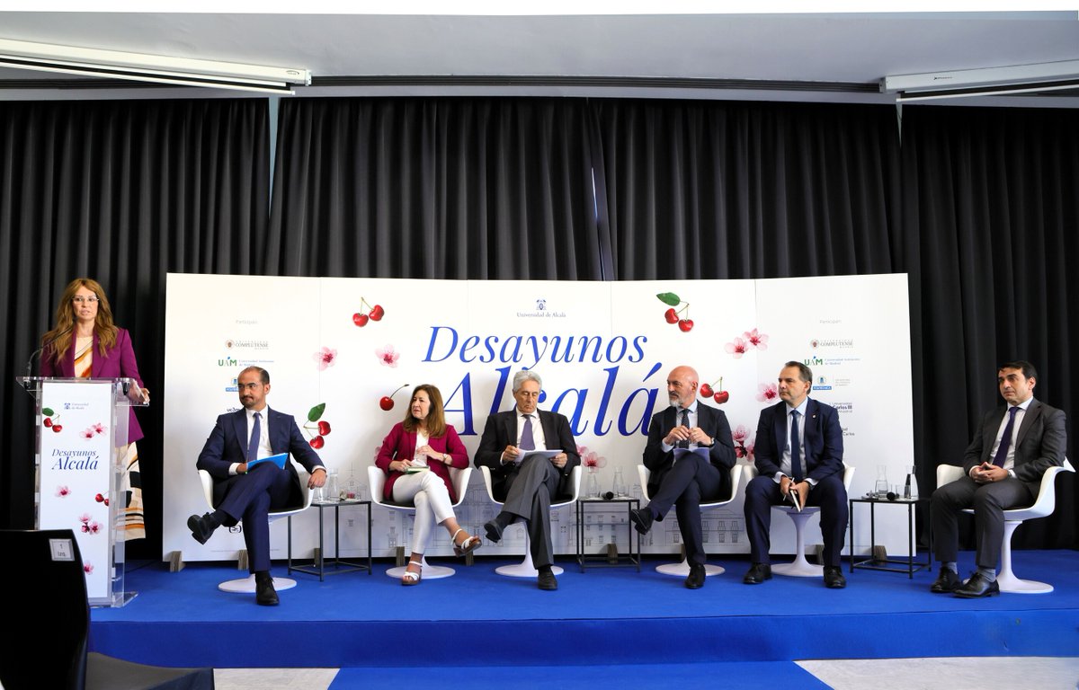 UAM_Madrid's tweet photo. 🎓Los rectores y rectora que forman la #CRUMA han debatido hoy sobre el presente y el futuro de la universidad pública en los ‘Desayunos Alcalá’ celebrados en el @cbamadrid.

🤝Juntos han analizado el papel fundamental que han tenido y tienen estas instituciones académicas en la gran evolución que ha experimentado España en las últimas décadas y las transformaciones que deberían afrontar para mejorar el servicio que prestan a la sociedad. 🏛️ 🧑‍🎓👩‍🎓

Más información https://t.co/5IGbRjYCc8
@urjc @unicomplutense @uc3m @SoyUPM @UAHes #UAM_Madrid