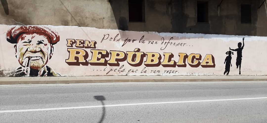 #FemRepública pels que la van defensar...

...i pels que la vam votar.

#SomPaïsosCatalans