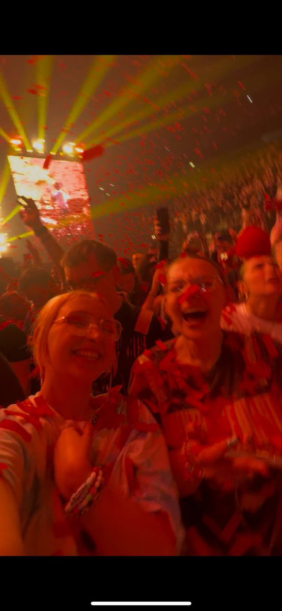 fairlyanbef's tweet photo. the best night of my life 🤍 #clancymanchester 11.05.25 https://t.co/a7uS2FzEex