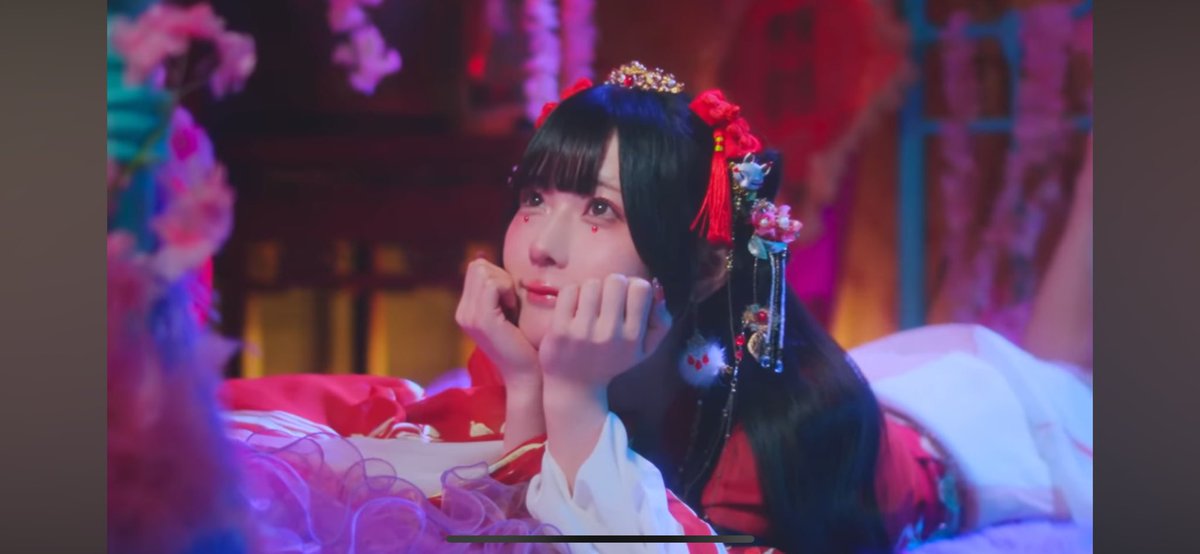mitimti_red's tweet photo. あぁもう可愛いの詰め合わせしかない

私もぶつかりたい
私も見つめ合いたい
私も鏡一緒にうつりこみたい

 #あむ心中 https://t.co/qh18azP65d