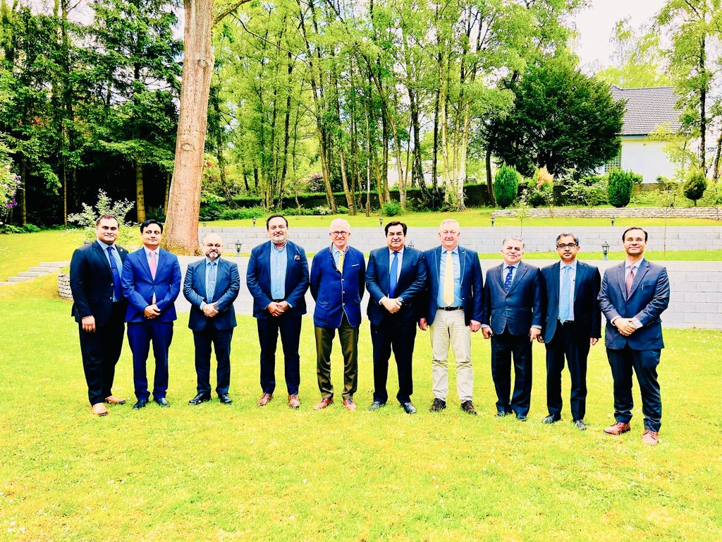 PakinBrussels's tweet photo. Ambassador @rahimhayat met Mr. Jean Paul Schepens, CEO of Schepens & Co, a global leader in rice trading.
📍The Ambassador inquired about ways to further improve 🇵🇰 Basmati rice exports and enhance market access.
📍He reaffirmed the Mission’s commitment to facilitating closer linkages between Schepens & Co and Pakistani exporters.

@ForeignOfficePk 
@tdap_official